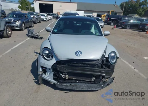 2018 Volkswagen Beetle 2.0T Se z USA, uszkodzony, nr VIN 3VWJD7AT3JM726599